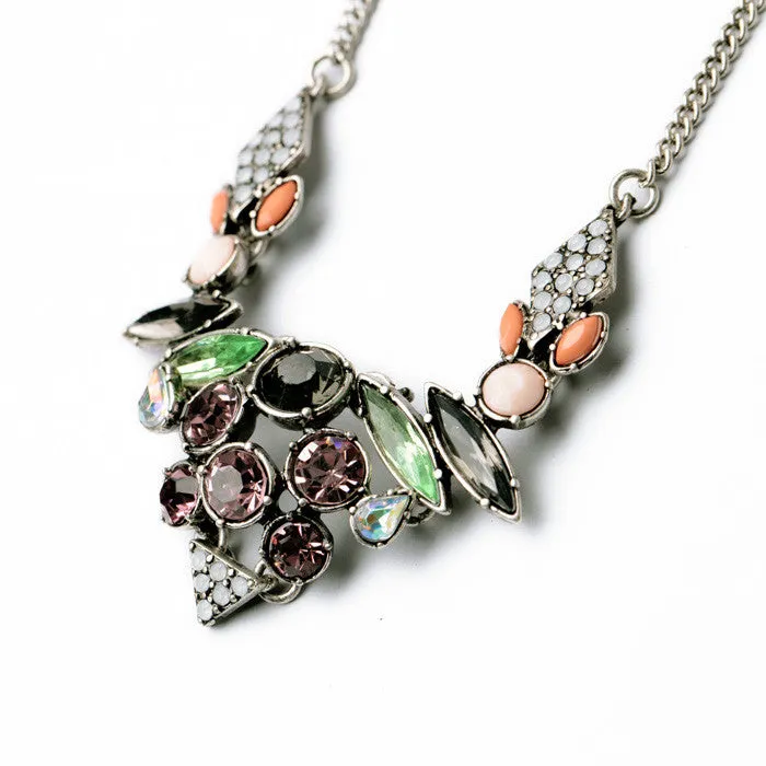 New Styles Statement Vintage Pink Resin Elegant Pendant Short Necklace For Women