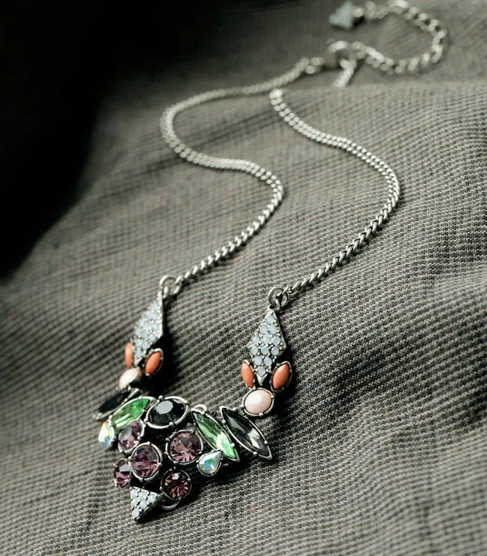 New Styles Statement Vintage Pink Resin Elegant Pendant Short Necklace For Women